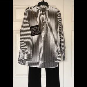 GAP button down gray and white stripes long sleeve